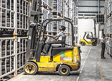 types forklift at work